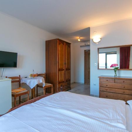 Adria Brela Apartments Buitenkant foto