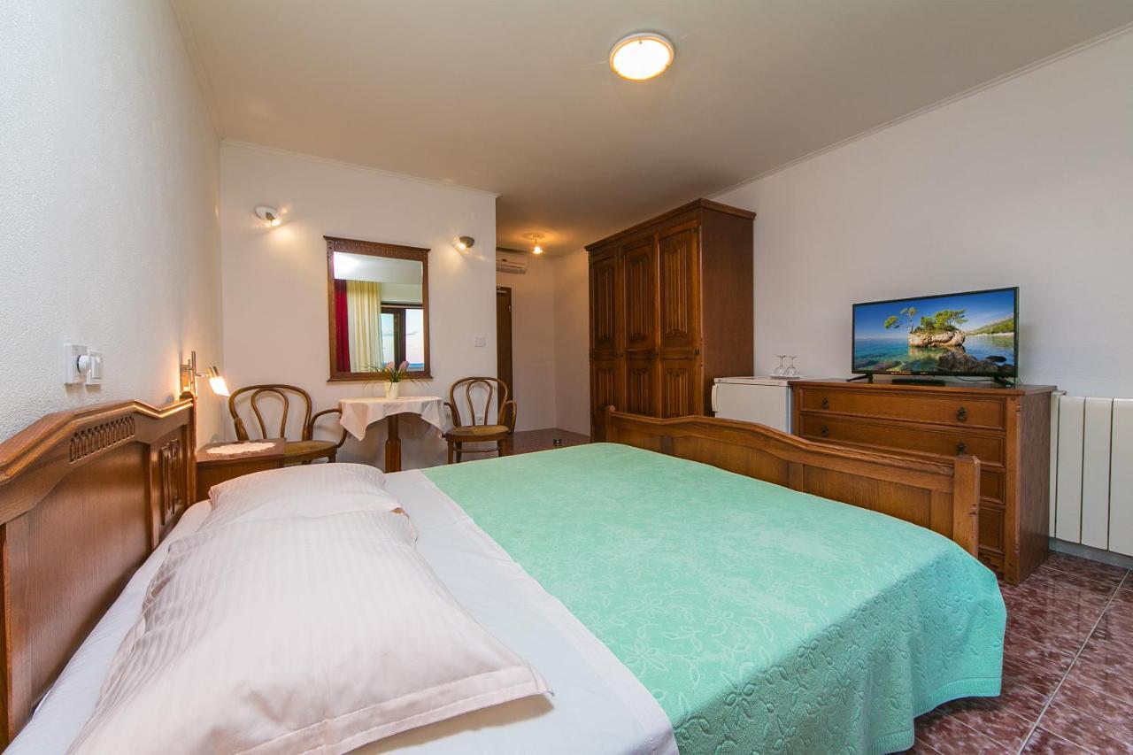 Adria Brela Apartments Buitenkant foto