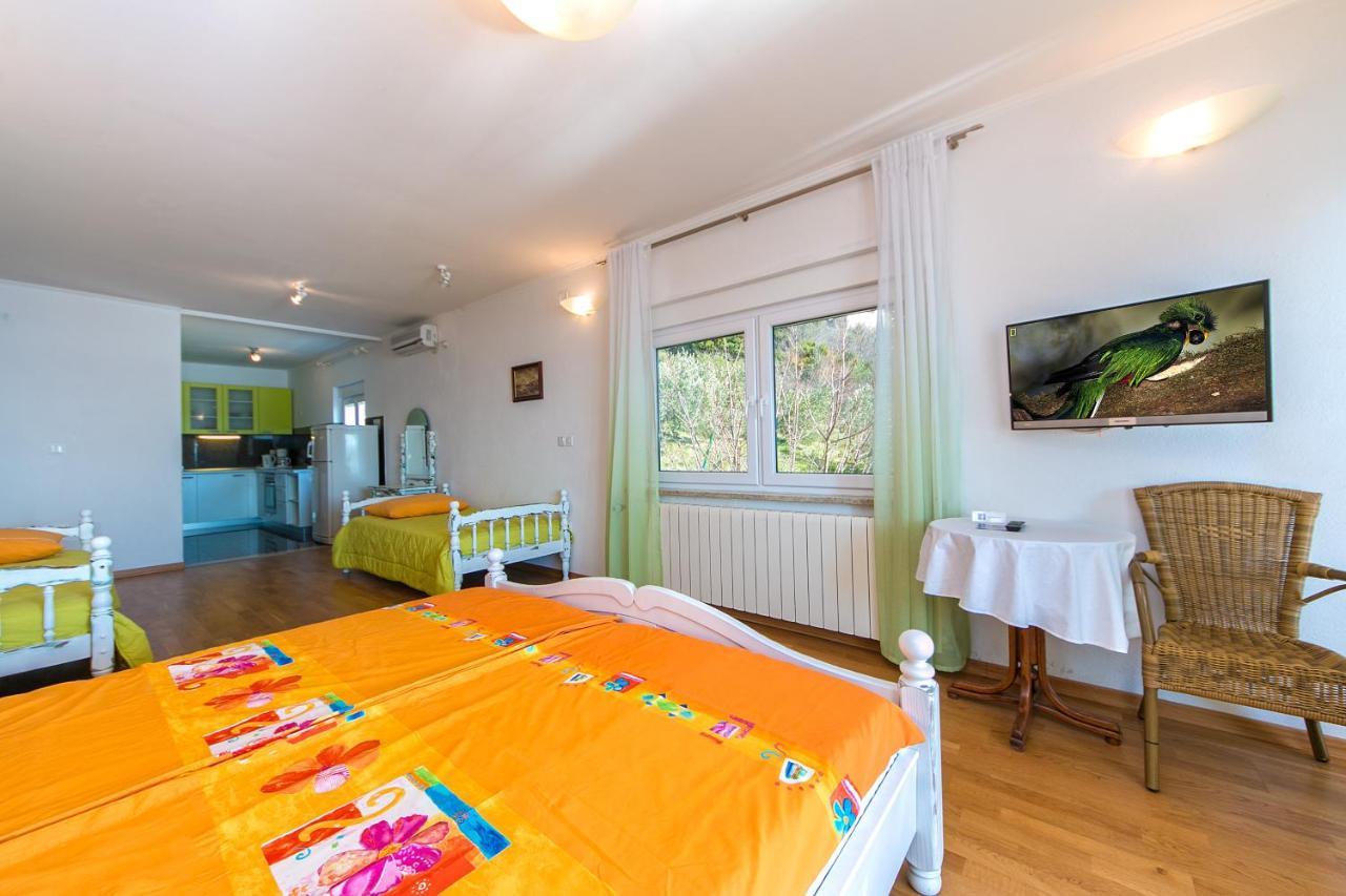 Adria Brela Apartments Buitenkant foto