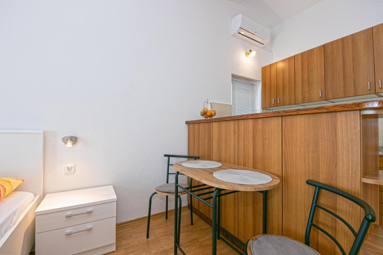 Adria Brela Apartments Buitenkant foto
