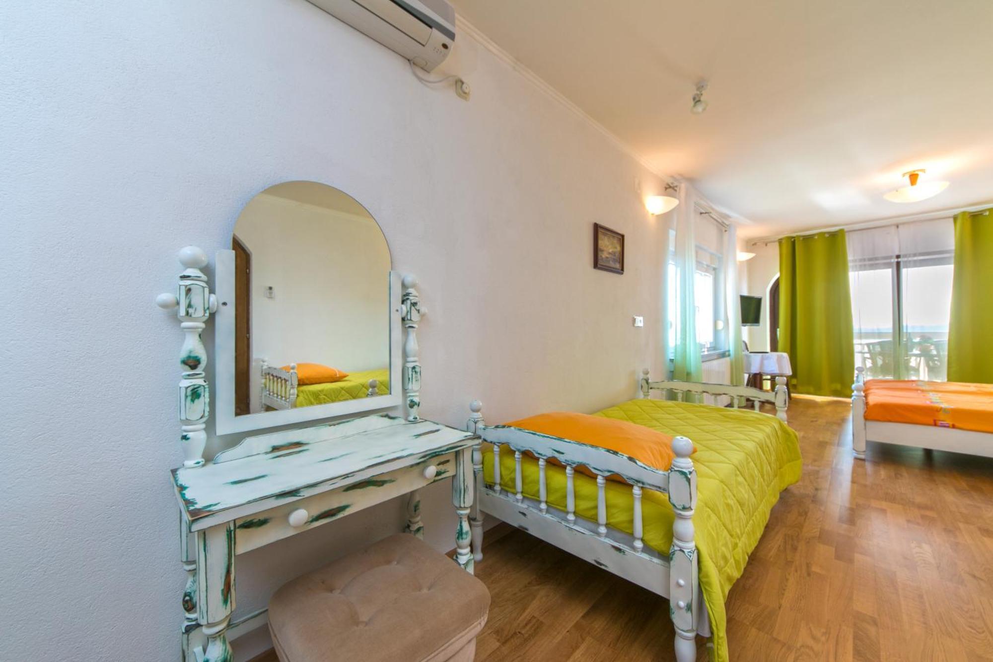 Adria Brela Apartments Kamer foto